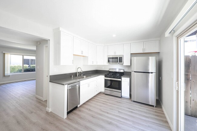 Building Photo - Azusa Hills Rental