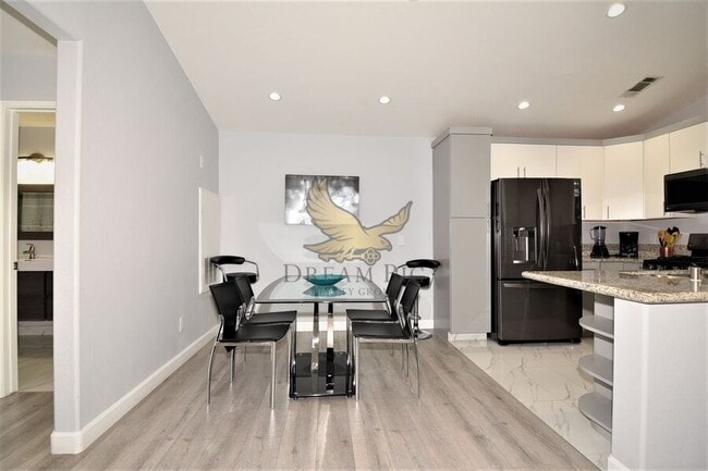 Photo - 5415 W Harmon Ave