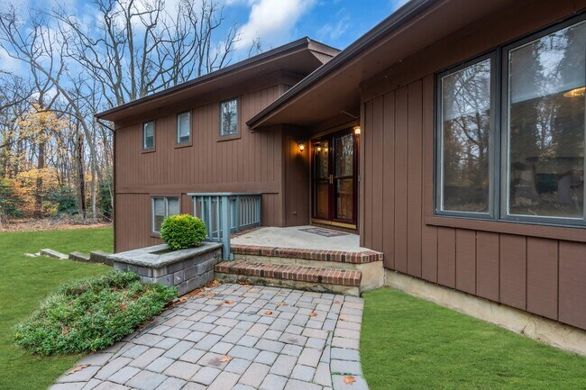 Photo - 180 Hartshorne Rd