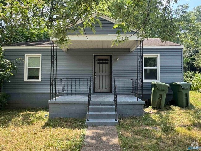 Building Photo - 905 Fairway Dr NW Rental
