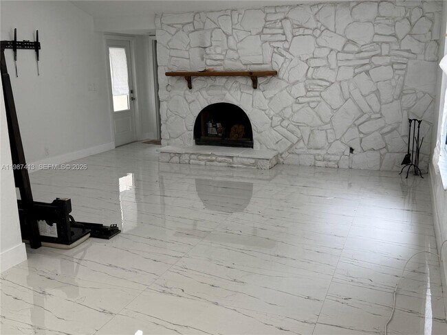 Photo - 11100 NW 21st St