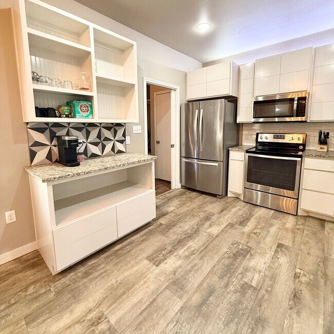 Photo - AVAILABLE 2 WEEKS FROM APPROVAL - Custom H...