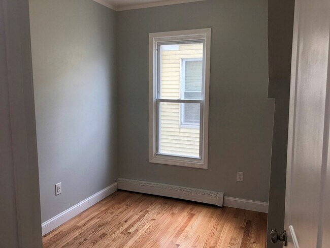 Photo - 16 Cross St Unit #2