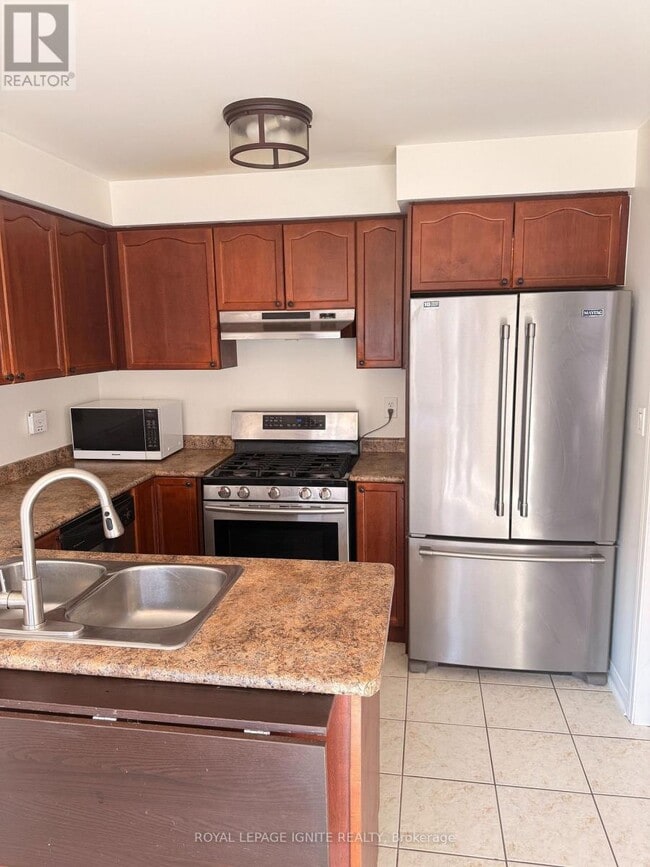 Photo - 865 Shepherd Pl