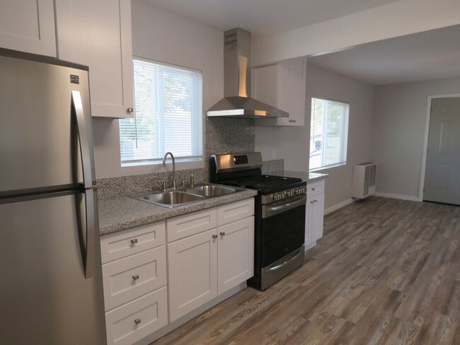 Photo - Cozy Clean Cabin!