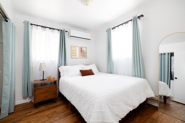 Photo - 839 N Smith Rd