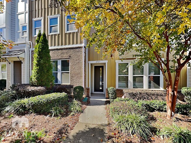 Building Photo - 2547 Statesville Ave