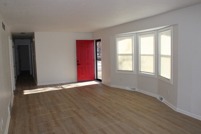 Photo - Beautiful 4-bedroom, 3 full baths home located in Independence, MO