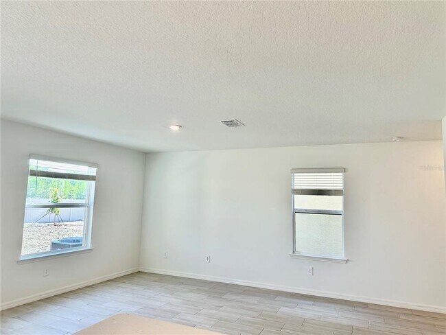 Photo - 17761 Pleasantview Blvd