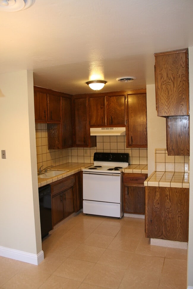 Photo - 7612 N Laurelglen Blvd Unit C