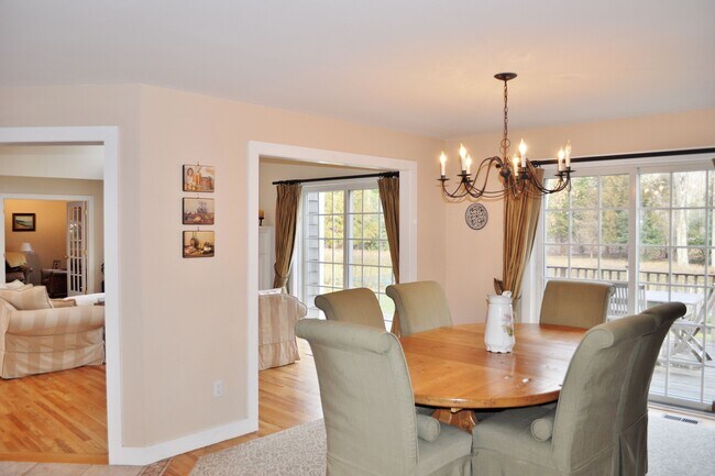 Photo - 10 Talkhouse Walk