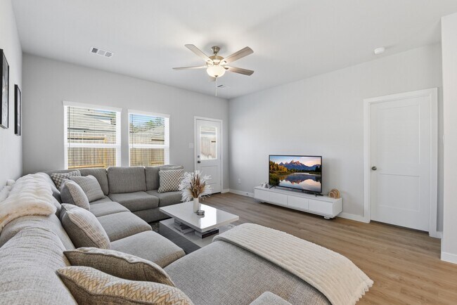 Photo - 16215 Globetrotter Ct