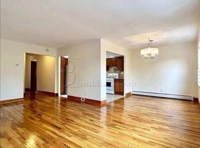 3 bedroom in Flushing NY 11370 - 3 bedroom in Flushing NY 11370 Condo Unit 3