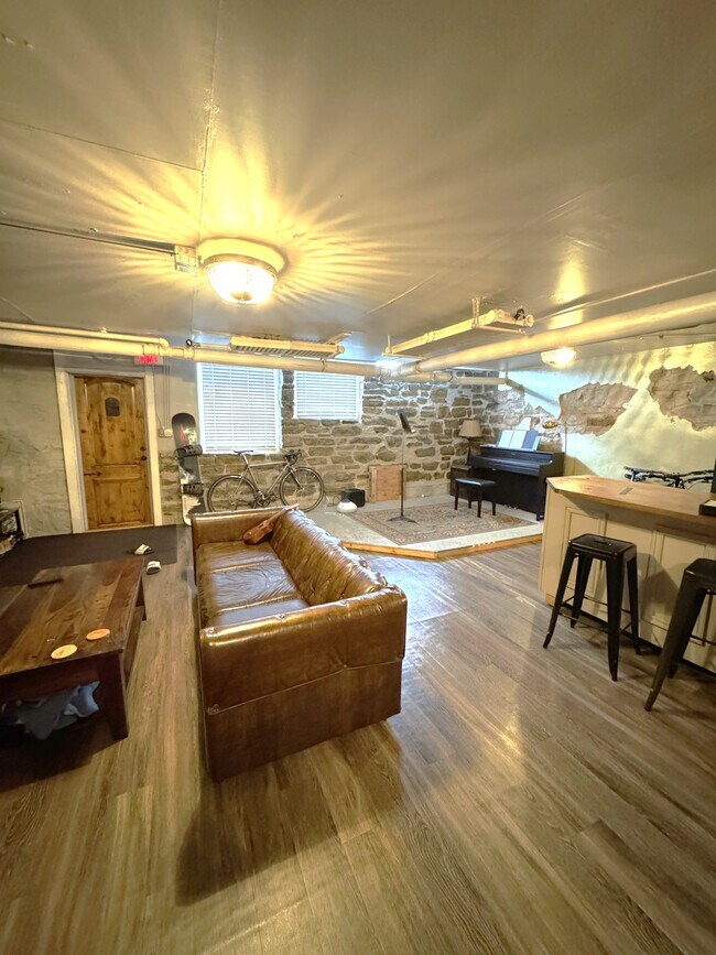 Photo - 128 S Mason St Unidad 155