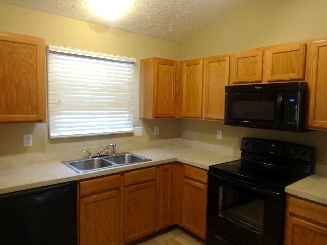 Photo - 9300 Huggins Ln