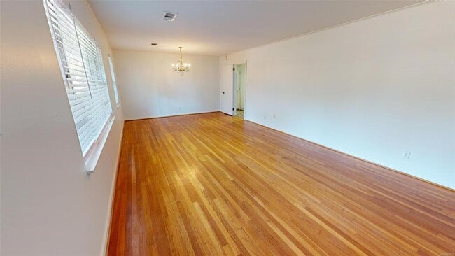 Photo - 355 Mont Vista Dr