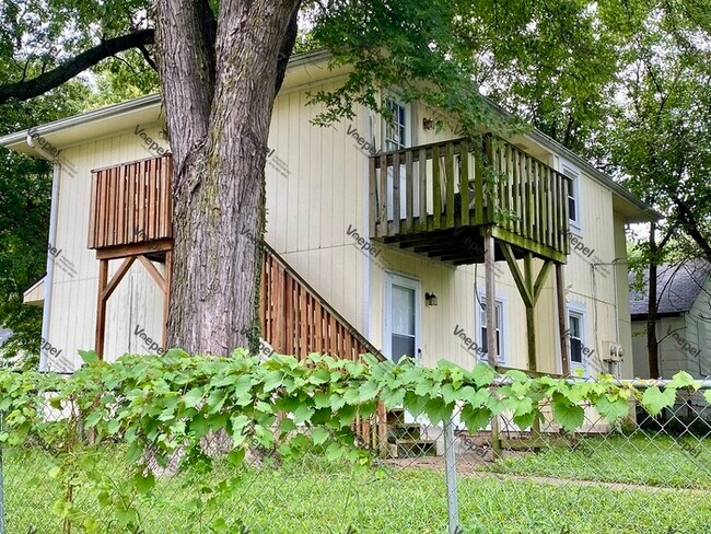 Photo - 2 Bedroom 1 Bath Duplex Apartment