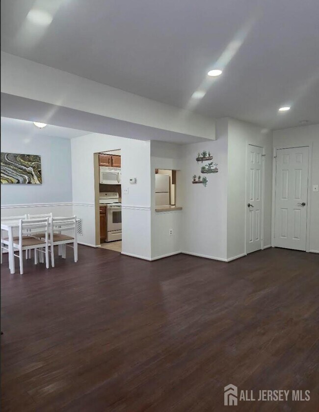 Photo - 90 Almond Dr