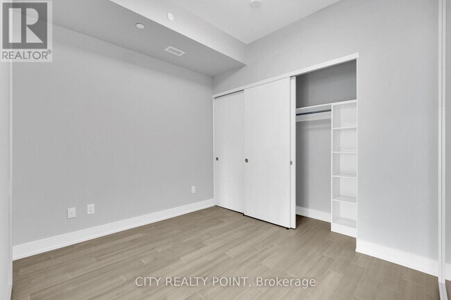 Photo - 664 Spadina Ave. Unité 906