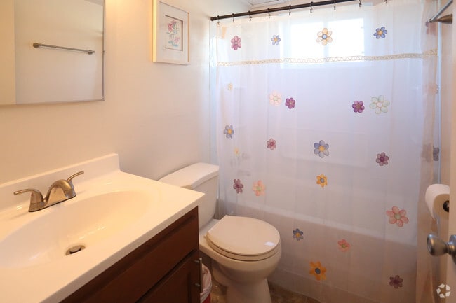 Photo - Woodson Park Apartments