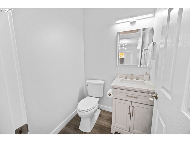 Photo - 4 Bedroom 2.5 Bath Home Recently Updated with Modern Finishes