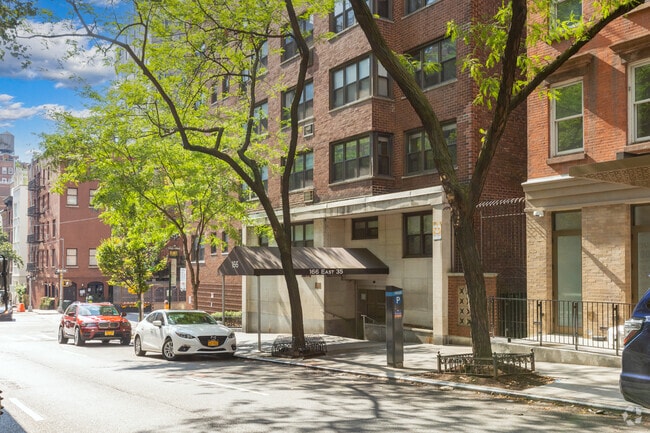 Photo - 166 E 35th St