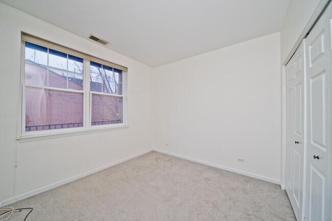 Photo - 2 bedroom in Chicago IL 60610 Unit 103