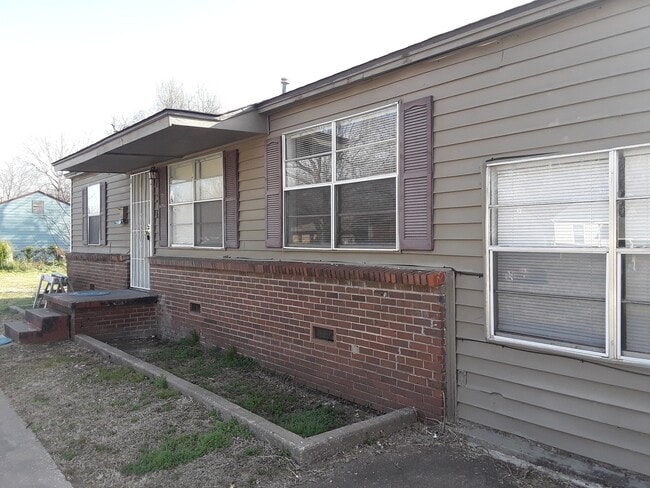 Photo - Spacious 4 Bedroom House