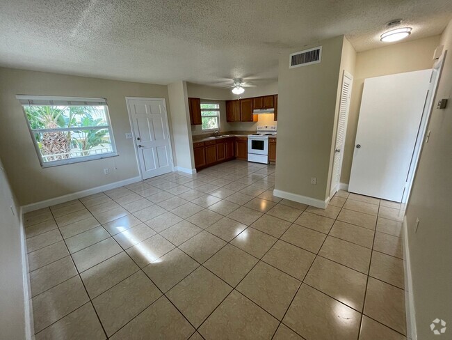 Building Photo - ANNUAL RENTAL - POINCIANA-1 BED/1 BATH