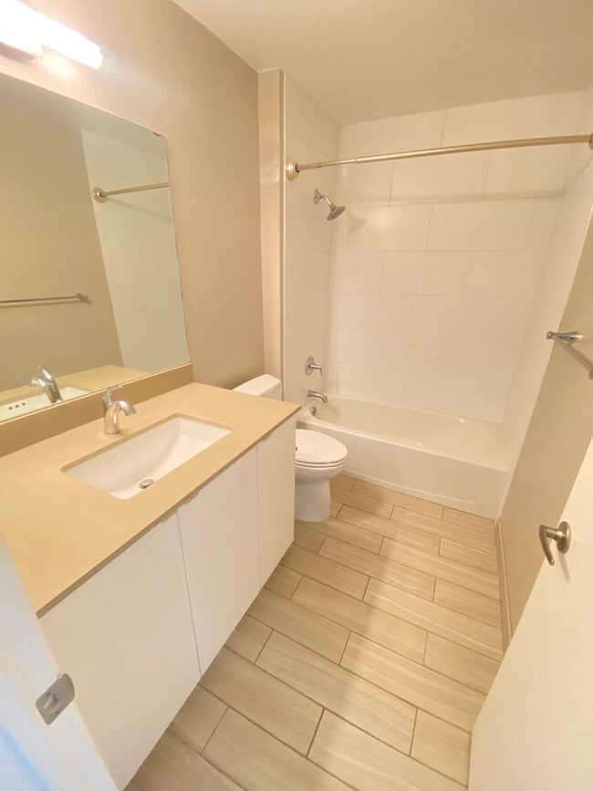 Photo - Advent - Low Deposit Bright Top Floor Condo!