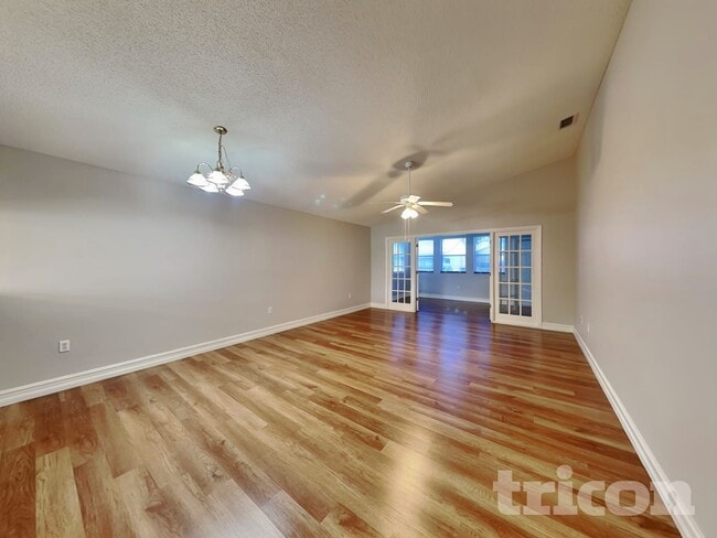 4307 Larrys Lagoon