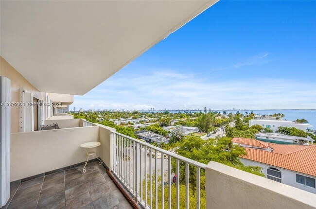 Photo - 1455 N Treasure Dr Unidad 7J
