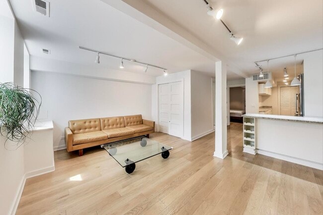 Photo - 2142 N Oakley Ave