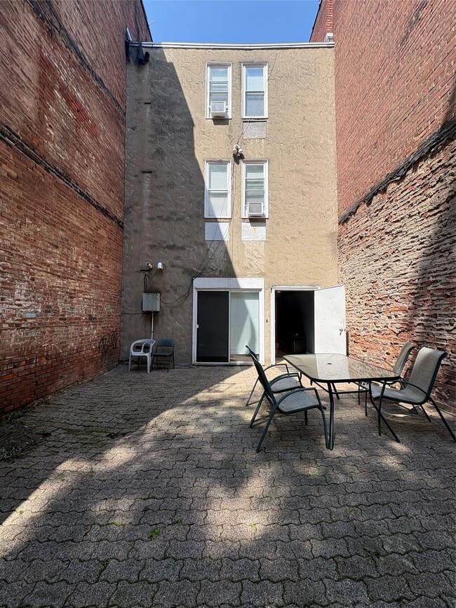 Photo - 130 Washington St