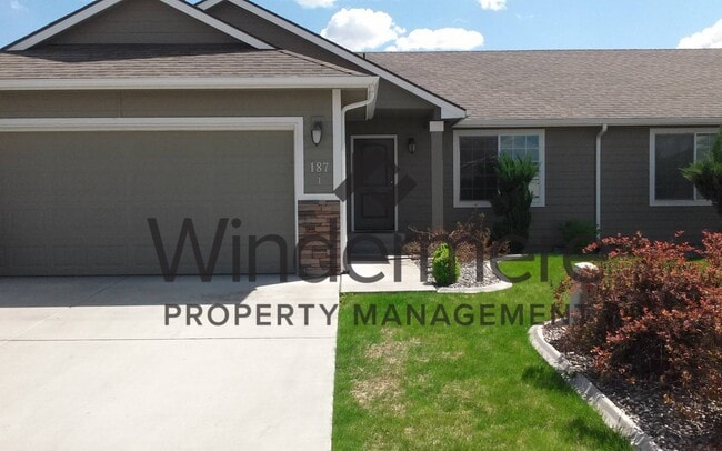 Building Photo - Maria187-1 Unit 187 NW Maria St #1