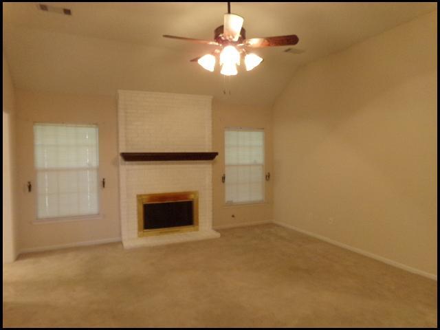 Photo - 1024 Colonial Dr