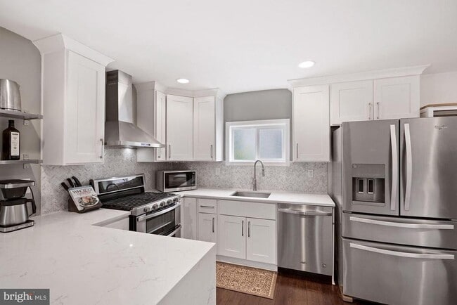 Photo - 2410 South Dakota Ave NE