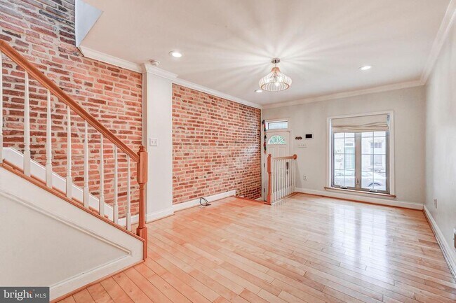 Photo - 145 N Streeper St