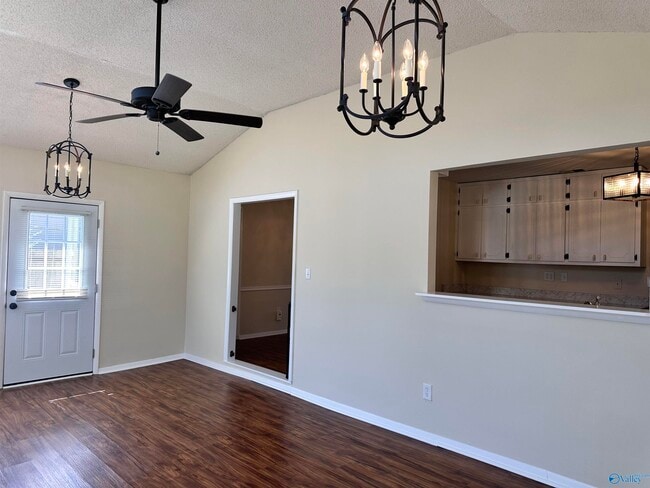 Photo - 14001 Sandhurst Dr SW