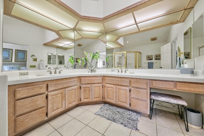 Photo - 39 Blue River Dr