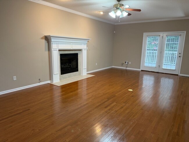 Photo - Lenoir City 37771 - 4 bedroom 2.5 bath - call Sharon Arnwine 865-313-7215