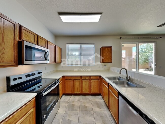Photo - 16923 W Central St
