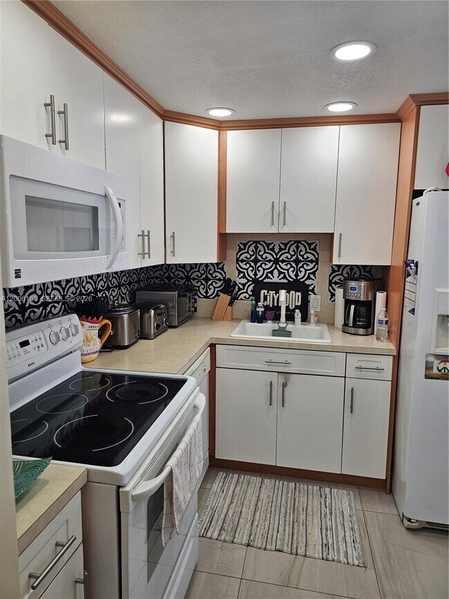 Photo - 20500 W Country Club Dr Unit 609