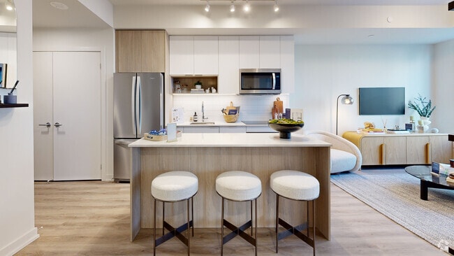 1BR, 1BA - 549SF - Kitchen
