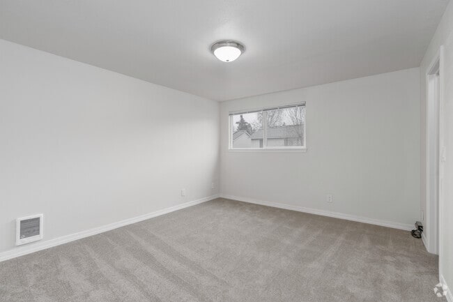 1BR, 1BA - 770SF - Bedroom