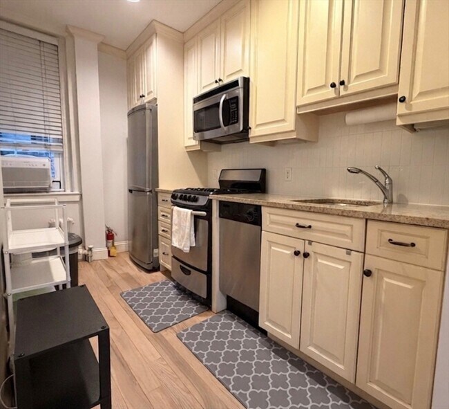 11 Irving St Unit 6