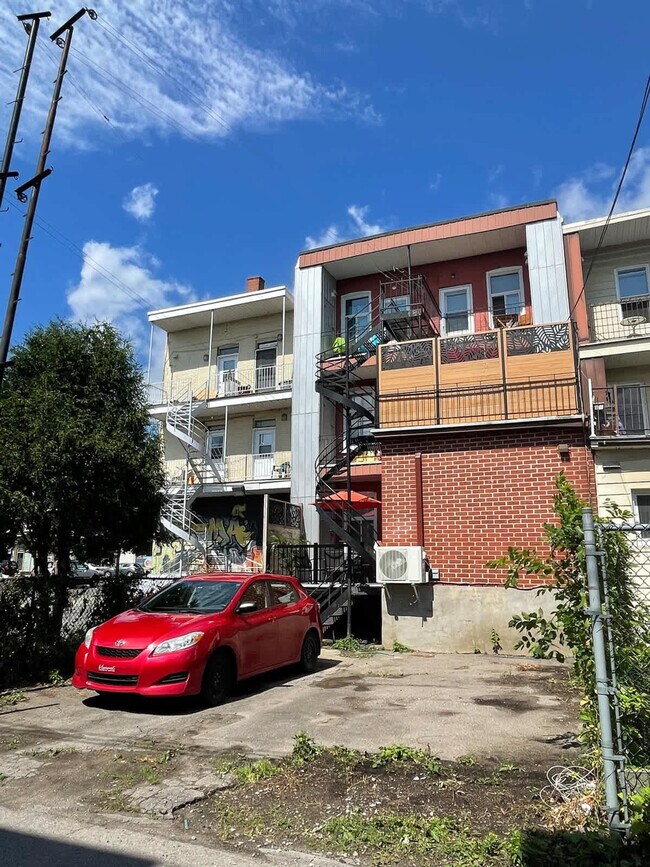 Photo - 4010 Rue Hochelaga Unit SI FL2-ID1543110P