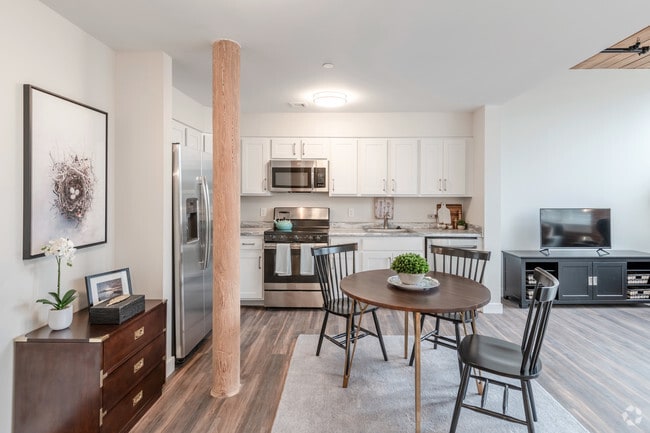 1 BR, 1 BA