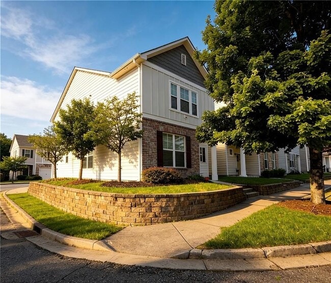 Photo - 602 Lofty Ln