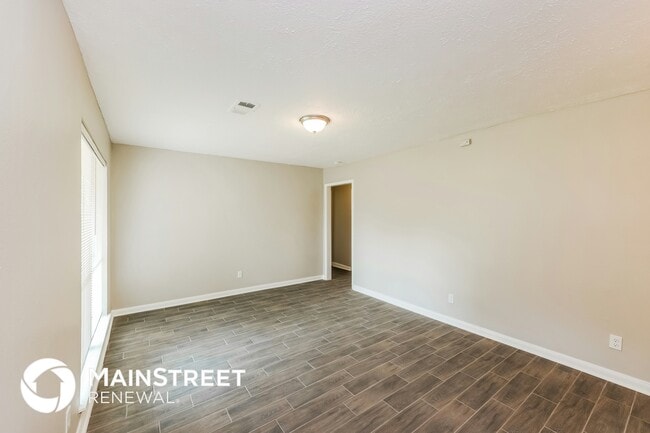 Photo - 10902 Faircroft Dr